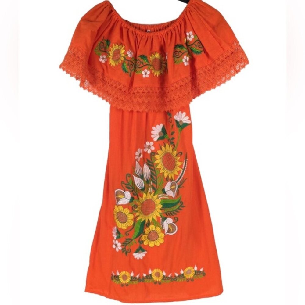 NWOT TRADITIONAL MEXICAN OFF SHOULDER Dress Floral Embroidered Lace Detail Sz S